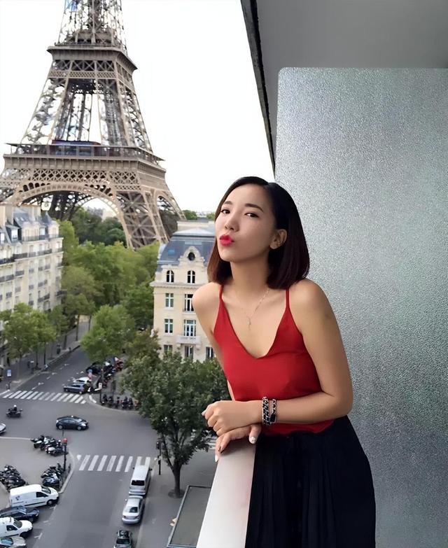 宋宁峰妻子胃部长肿瘤,二胎儿子才3个月,一个人带2娃每天喝咖啡