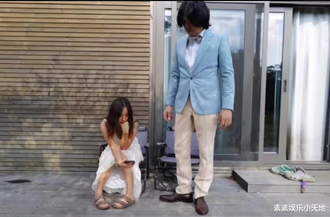 44岁韩星李孝利结婚11周年，和李尚顺甜蜜亲吻，夫妻相互感谢