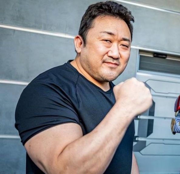 恭喜！53岁马东锡将迎娶小17岁模特，女方身材炸裂让马叔深陷其中