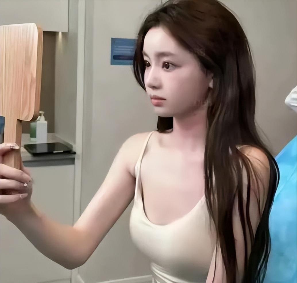 王思聪又换女友了?00后网红私照曝光,网友:这谁顶得住啊!