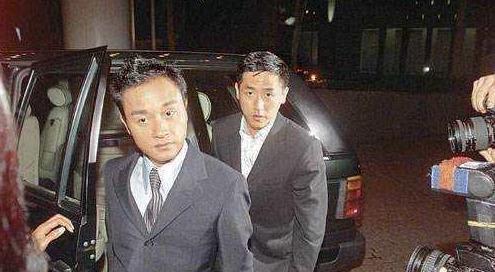 张国荣为什么自杀?时隔二十一年，马未都终于说出实情:他被抛弃了