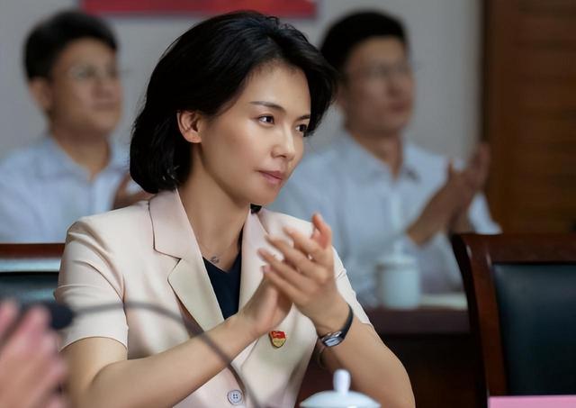 昔日的\国民媳妇\突然就变成了\争议女王\?