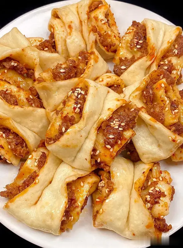 我喜欢一早起来准备好早餐,从来不会嫌麻烦,因为家里人都爱吃