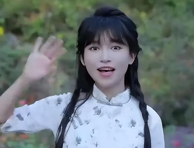 近照堪比毁容，曾被“资本”抛弃的李子柒，复出后处境却令人心疼