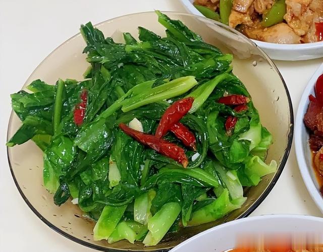 湖北37岁男子想离婚，晒媳妇做的午餐走红，连顿饱饭都吃不上！