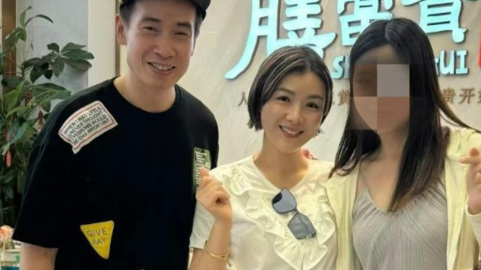 陈豪陈茵媺在深圳偶遇粉丝开心合影 3个子女拍合照开心抢镜成焦点