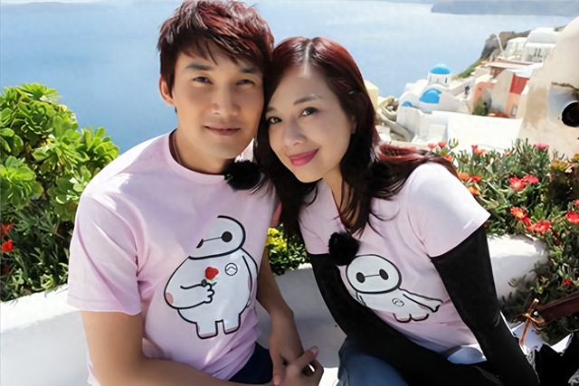 4位“老牛吃嫩草”的女星,各个有颜有钱,偏偏对小鲜肉爱不释手