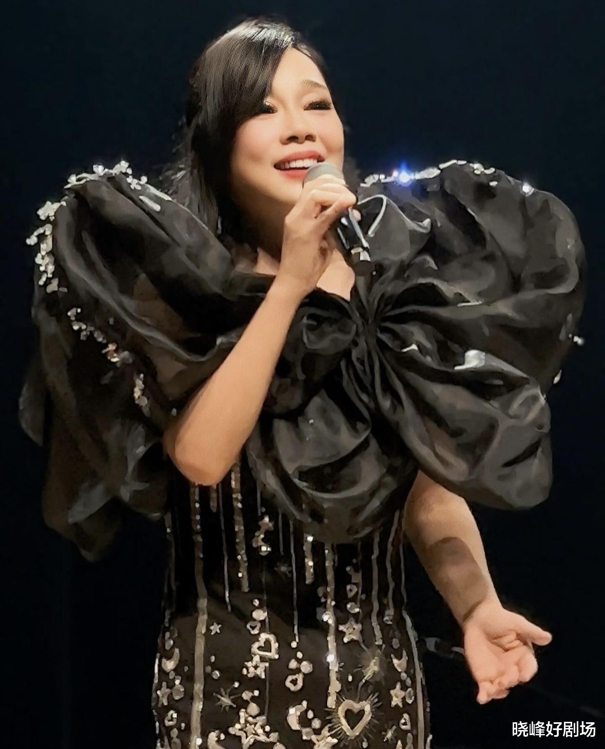 陈松伶在新加坡举办演唱会,减肥成功造型美轮美奂,自曝瘦了24斤