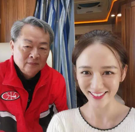 恭喜！45岁陈乔恩和36岁艾伦大婚，伴郎伴娘团抢镜，让人破防