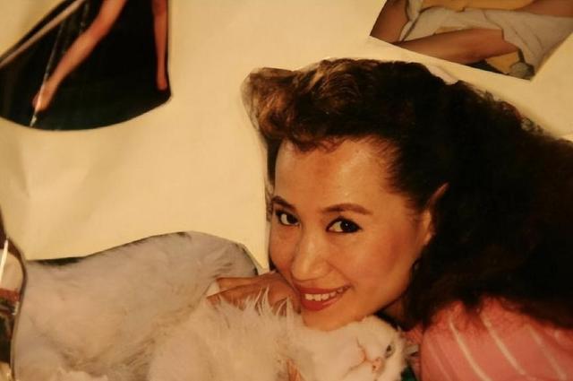 2001年，41岁健美皇后马华突然去世：死前身上出现了大片红紫瘢痕