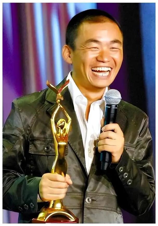 王宝强主演电影票房破200亿!赚了很多钱,前妻马蓉肠子都悔青了