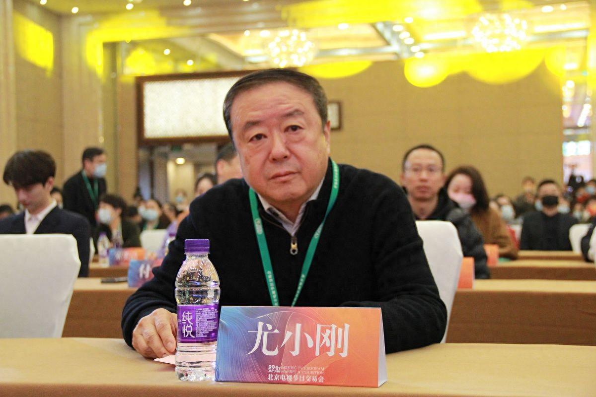 一婚娶央视主持人,二婚娶演员,三婚娶小30岁美女,64岁才当爸爸