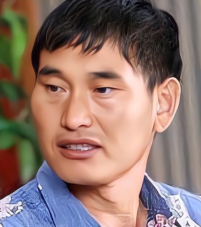 骂朱之文的女网红开庭现场痛哭求和解，大衣哥“该怎么判怎么判”