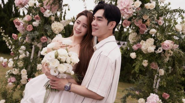 欧阳妮妮获大 7 岁男友求婚，浪漫现场曝光