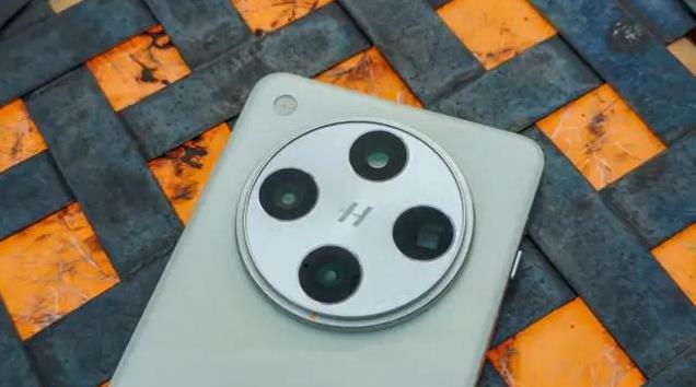 Oppo Find X8 Pro 评测：超越三星，这是我最喜欢的新手机相机