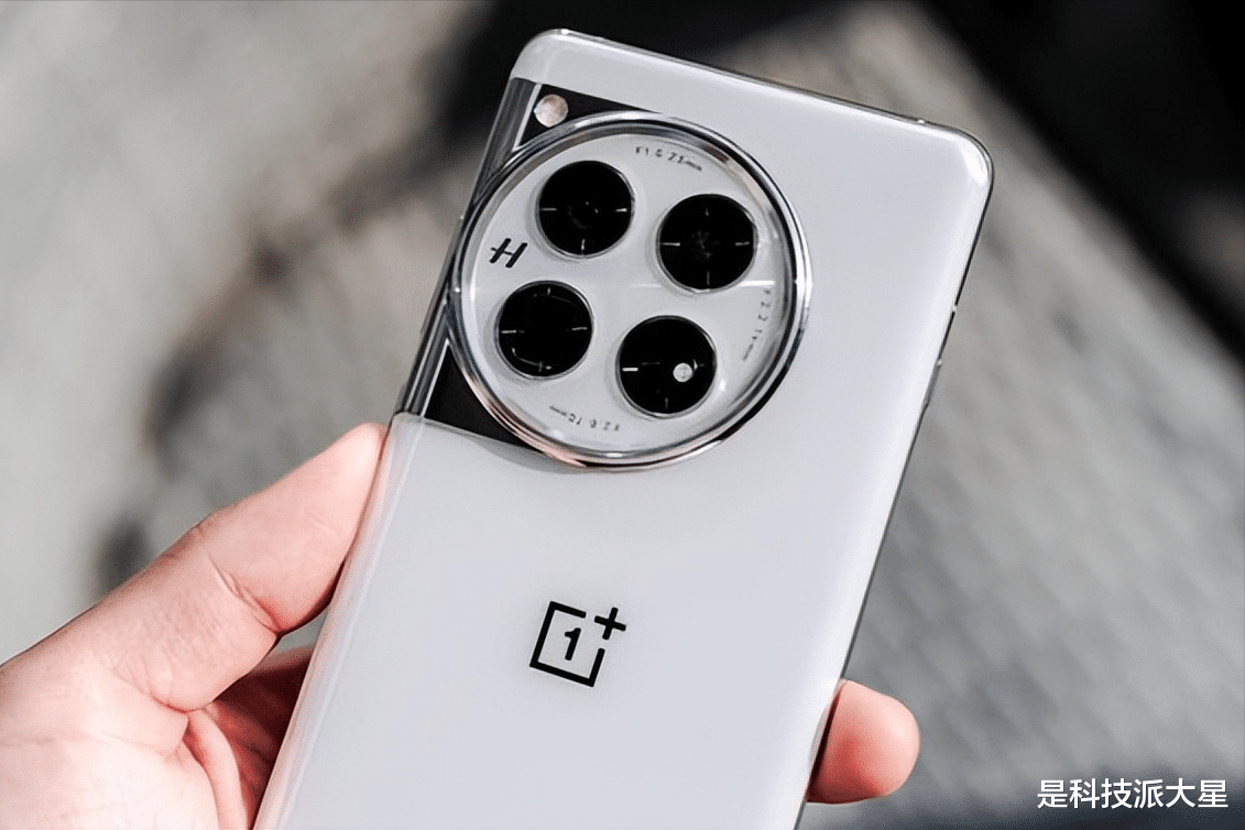 頂配24GB+1TB，2K屏+超聲波指紋+驍龍8Gen3，雙11期間加速清倉(cāng)