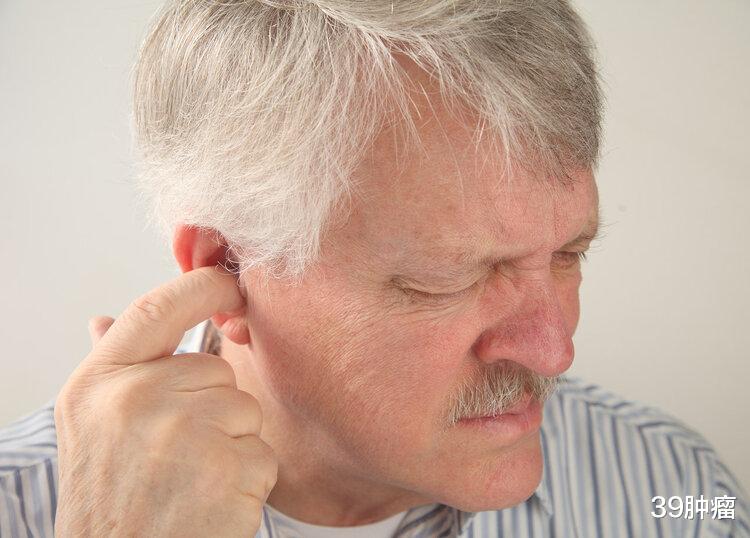 耳朵里面经常痒,却掏不出东西?或在暗示你这5个问题,别忽视了