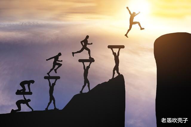 职场星动力：揭秘十二星座的工作优势与挑战