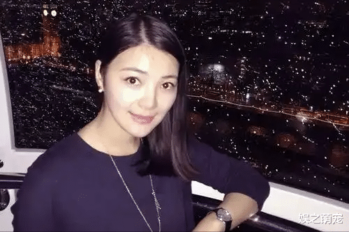 3亿换一个点头,发妻病逝1年后另娶小25岁娇妻,坐拥3000亿金帝国