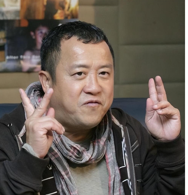 71岁晚节不保？曾志伟和乔妹的合照，扯下了娱乐圈“遮羞布”