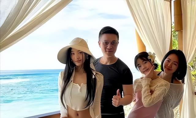 S妈心痛不已!汪小菲断供后,家族昔日辉煌成泡沫,言:悔之不及