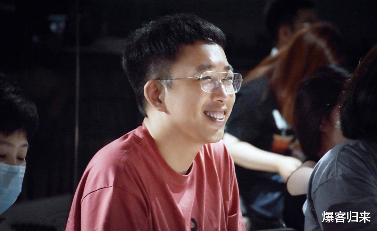 于正新剧《墨雨云间》爆火，心情大好晒写真，暗爽心情难掩藏