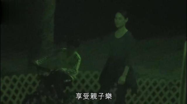 梁洛施15岁长子现身美国又高又瘦,不带保镖拒用李家7亿安保团队