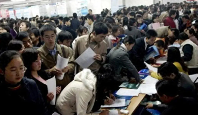 年过40，失业后该怎么办？内行人：这几份职业可以考虑