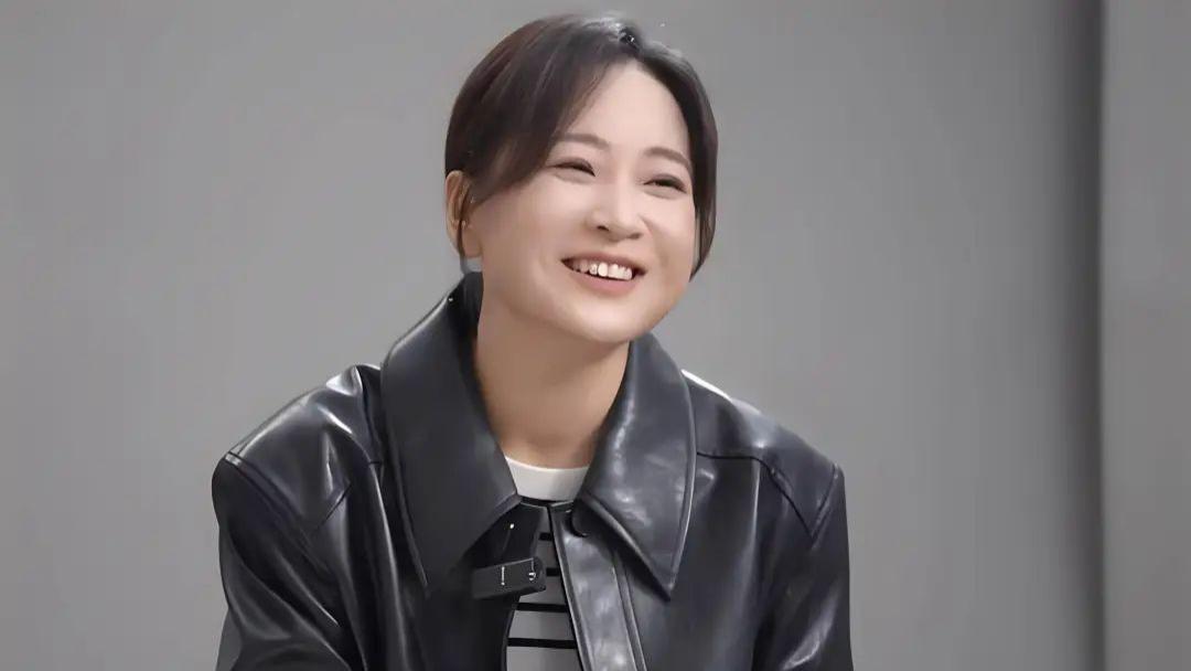 贾玲与大碗娱乐正式决裂！张小斐跟随离开，被困了8年终于自由了