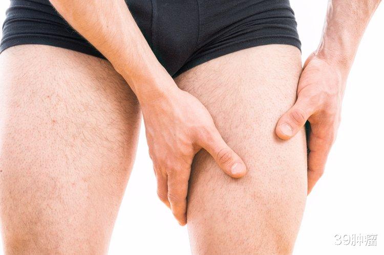 老年人腿软、使不上劲?提醒:补充这4种营养,走起路来腿更有力