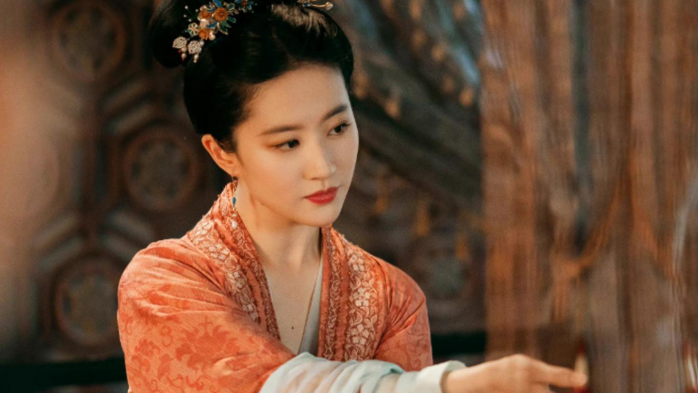 刘亦菲晒小姨照片，两人同游武汉，果然家族里刘亦菲最丑？