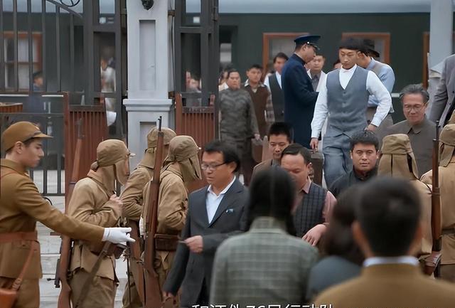 央视积压了5年!将谍战剧《深潜》删减12集,第一集就劝退观众