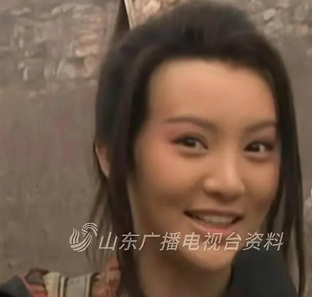 王楚然10年前原来长这样！和现在完全不像，网友直呼：这是整了？