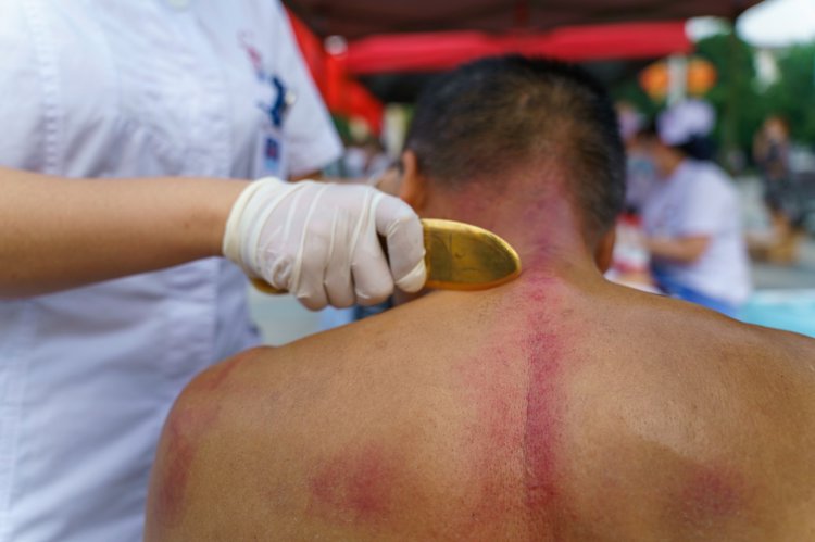 每天都要,58岁男子确诊癌症,医生劝告:3种异常千万别忽视!