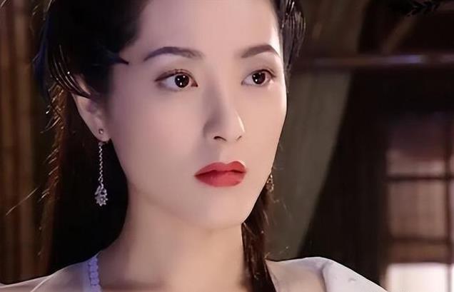 她是两百年难遇的美人，靠美貌“征服”无数人，如今48岁仍未婚