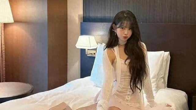 韩国人也真是急不可耐，张元英才20岁就被要求拍宾馆照搞擦边