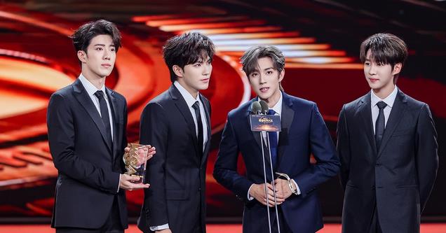 2025蛇年春晚官宣:岳云鹏遭抵制,流量明星成香饽饽,刀郎压力大