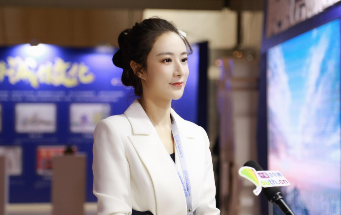 薇娅12岁女儿近照曝光,妈妈看着比女儿还年轻,站在一起更像姐妹