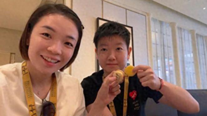 全红婵发9秒抽象视频，照片轰炸让人看花眼，许昕：我快看吐了