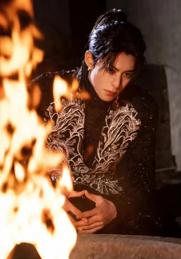 星光大赏红毯,最帅男艺人再次洗牌,李现星旭登顶任嘉伦10成毅8