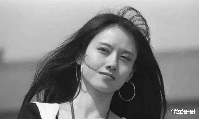 65岁的杨丽萍，终于为自己的“丁克”付出了代价