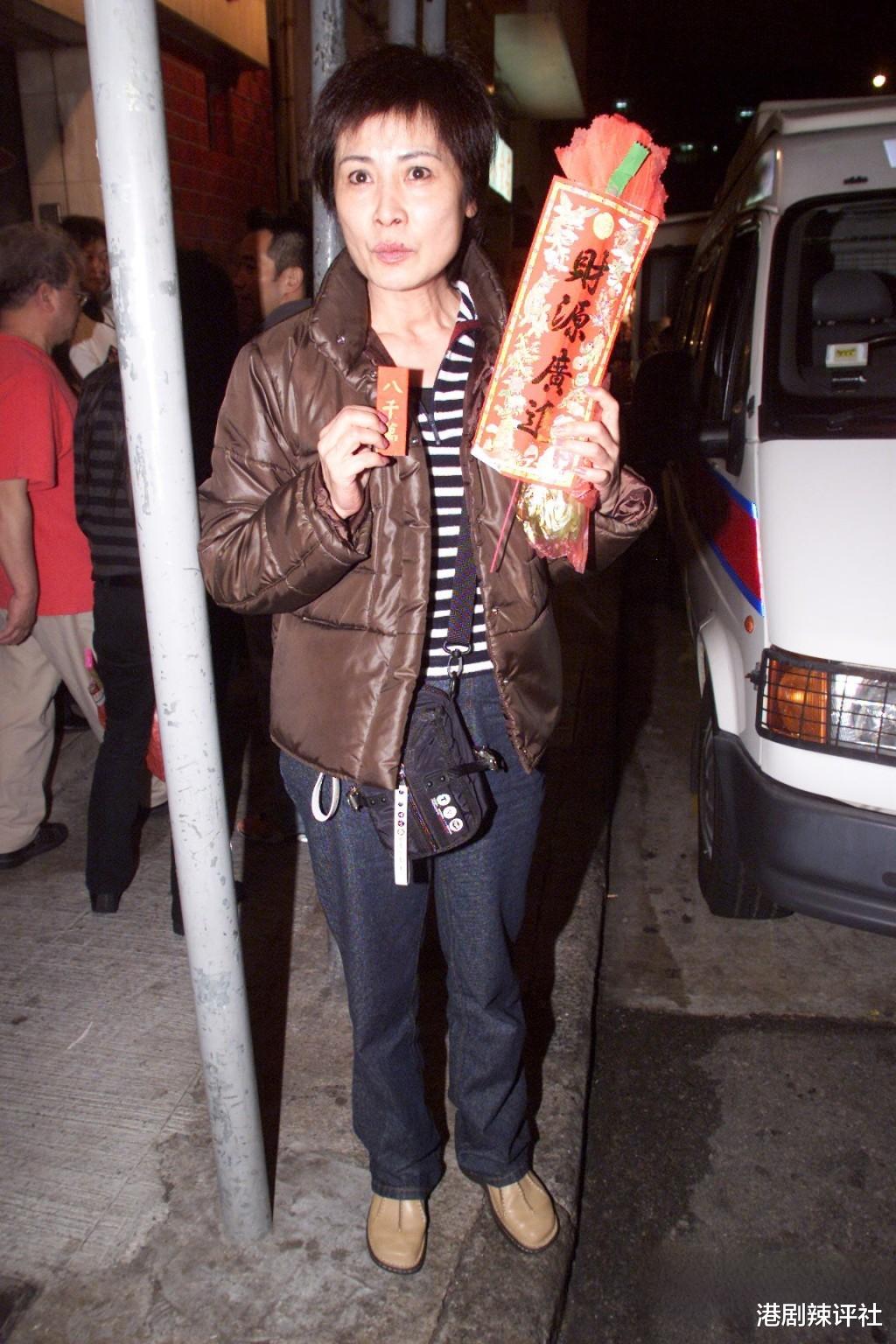 又一香港女星患癌离世，打女出道起点颇高，75岁享受单身不结婚