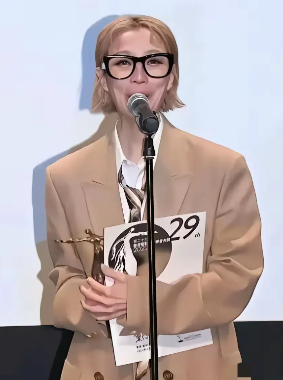 震惊我!郑秀文断崖式衰老!她到底经历了什么?网友:我不能接受