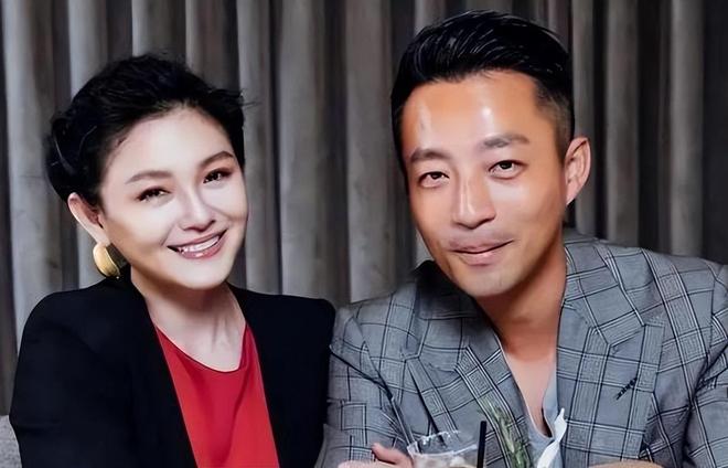 大S汪小菲昔日豪宅震撼出售:满墙未动高跟鞋揭示奢华痕迹