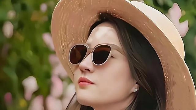 刘亦菲：跨越国籍的财富与深情