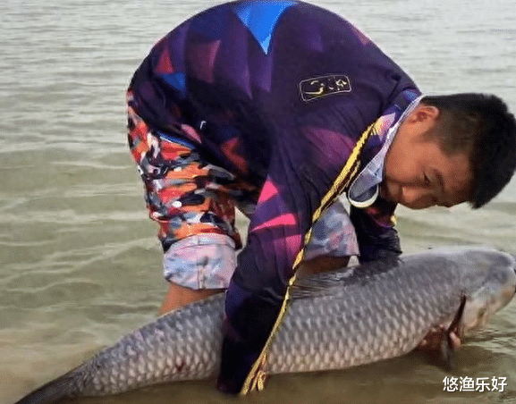 好不容易钓获大鱼后选择放生，遭人质疑，解读背后的真实原因
