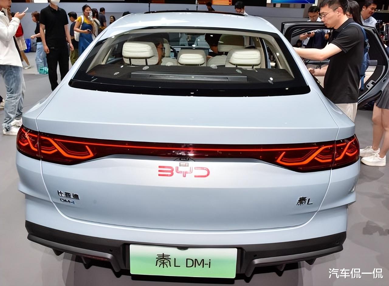 9.98万起享30万级品质，续航破2500KM，比奥迪A4L炫，喝92油
