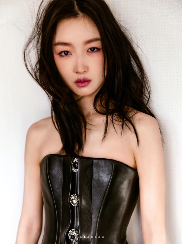 巴黎这一夜,刘亦菲、两宋惊艳,周冬雨不如素颜,Lisa越变越吓人