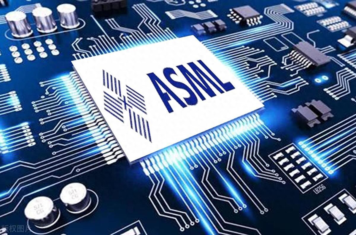 阿斯麦CEO:由于美国禁售光刻机,中国芯片技术将落后西方15年。