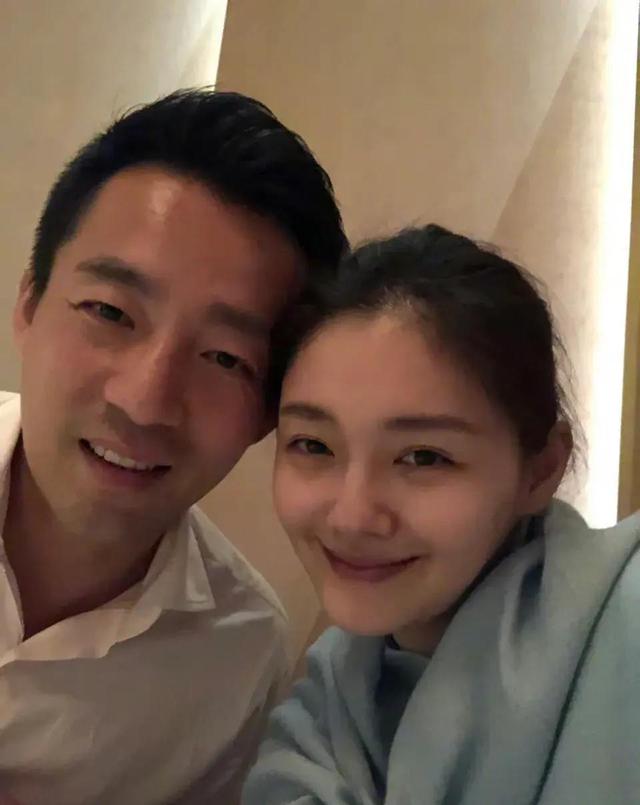 张兰称大S骗婚后，当晚又连转两条有关大S的视频，兰姐为何硬刚？